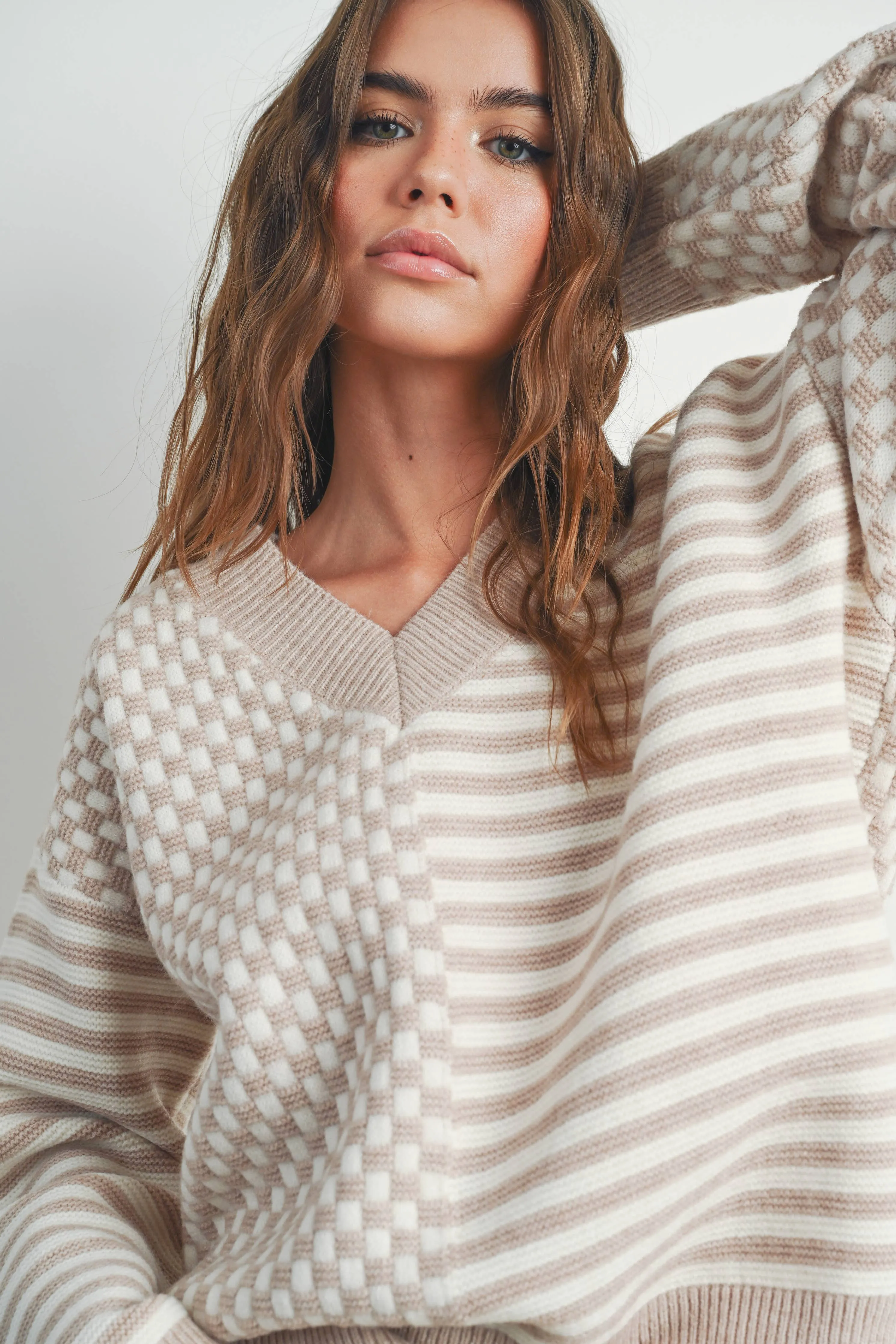 Checker Pattern V-Neck Sweater