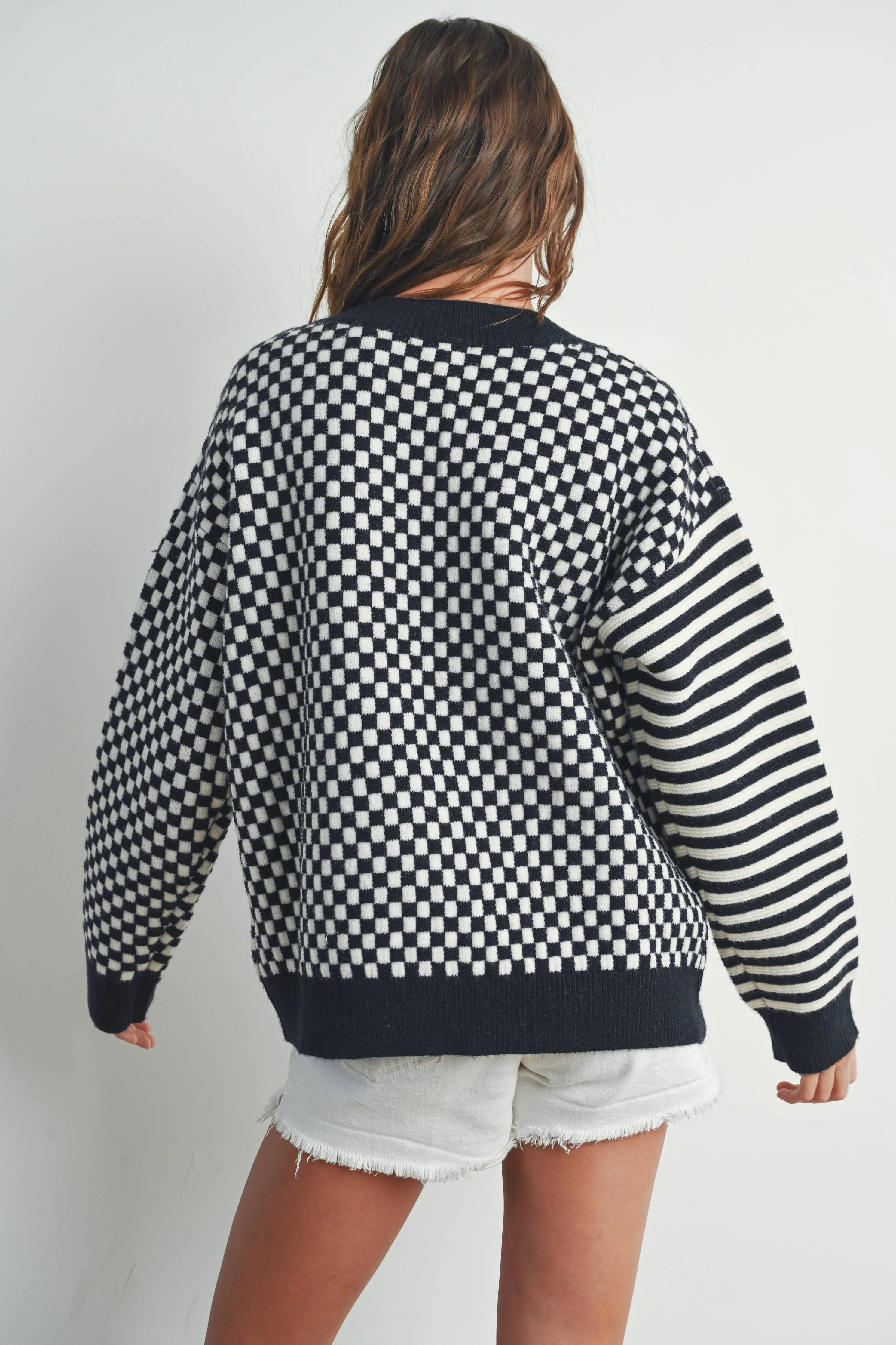 Checker Pattern V-Neck Sweater