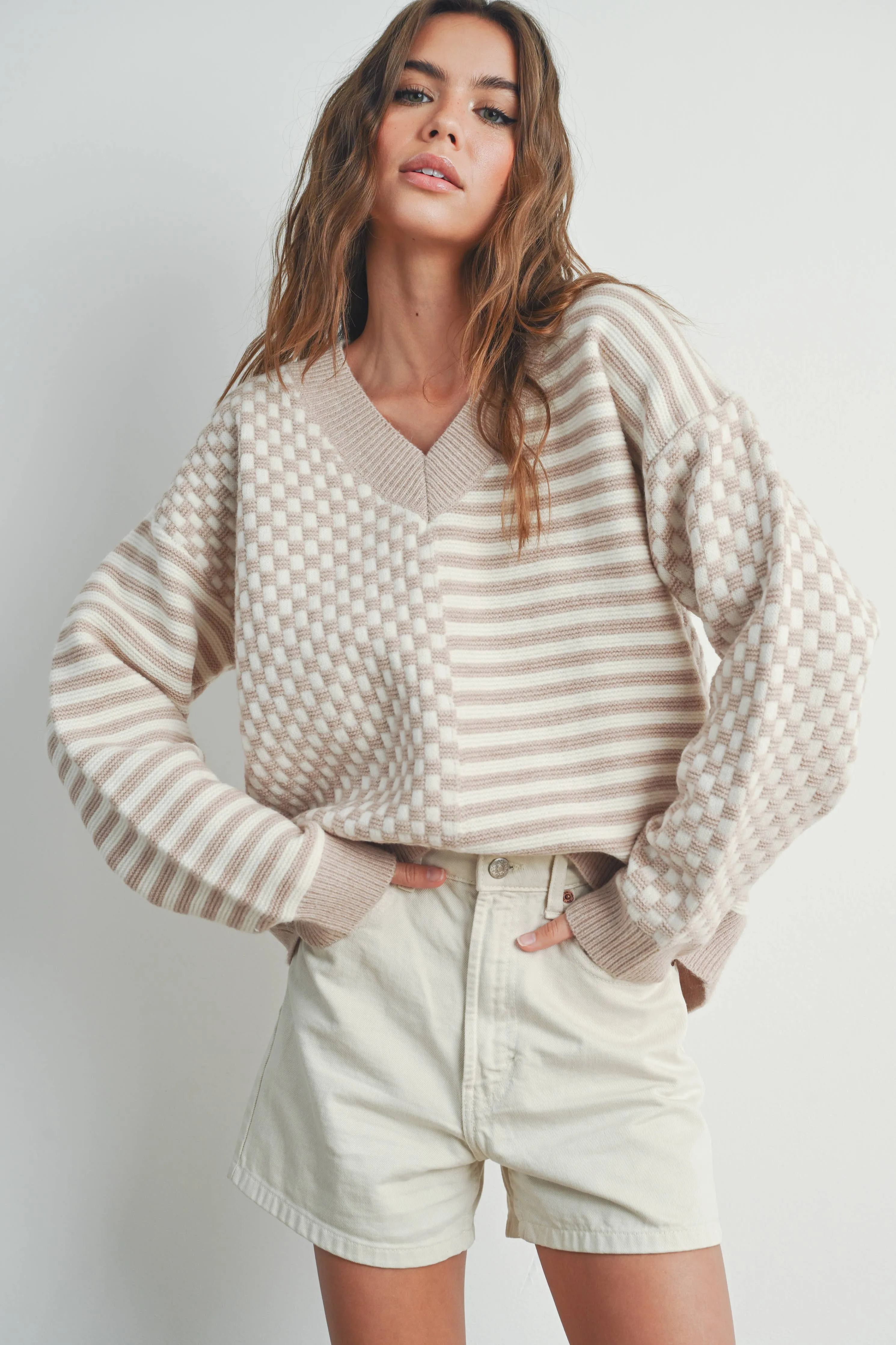 Checker Pattern V-Neck Sweater