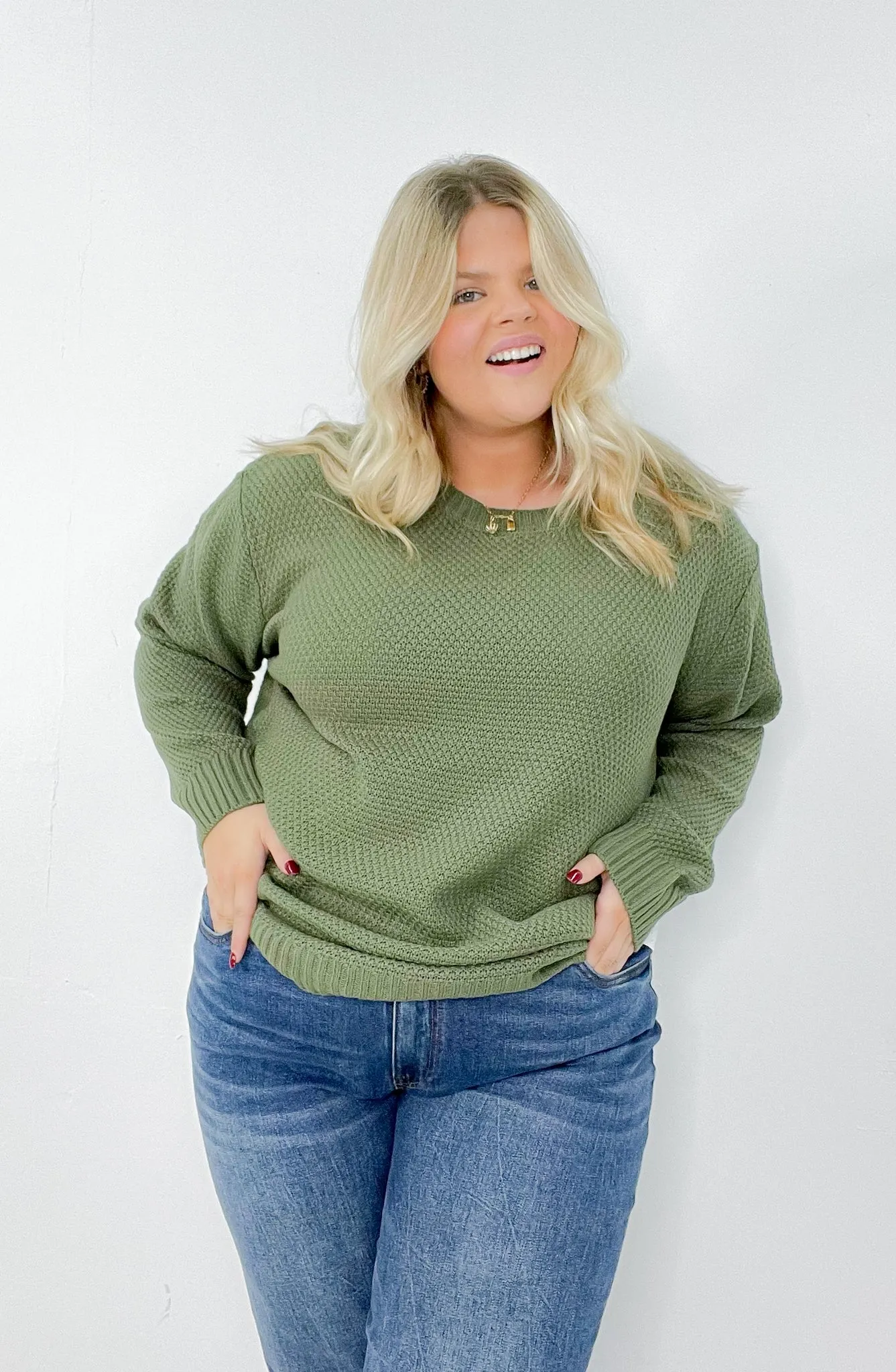 Mid-weight Round Neck Curvy Sweater