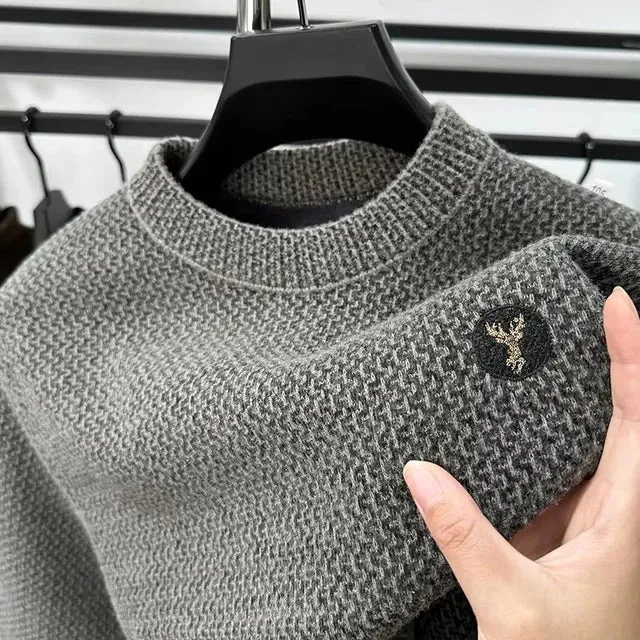 Solid O-Neck Embroidery Knitted Sweater